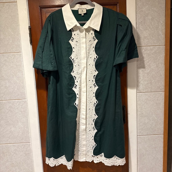 TUCKERNUCK Dark Green Eyelet Trim Cotton Linen Delilah Dress - Picture 6 of 7